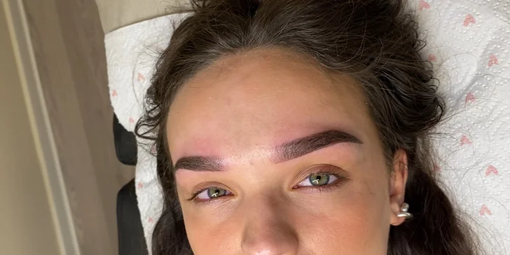 Dopřejte si péči: laminace či pudrové obočí, lash lifting i čištění pleti