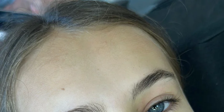 Úprava obočí pro dámy i pány, barvení řas, laminace i lash lifting