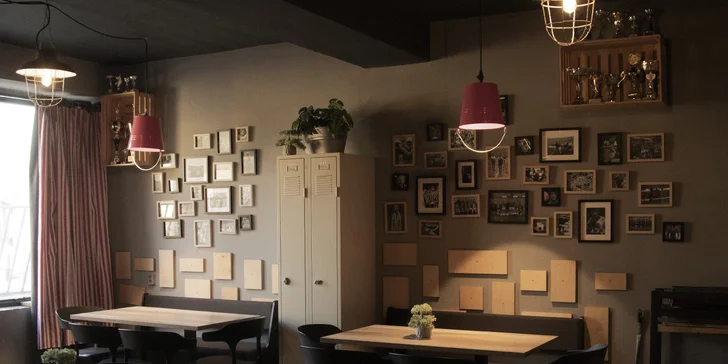 Streetfood menu v parku na Vítkově pro 2 osoby: burger, křídla, quesadilla i qurrito