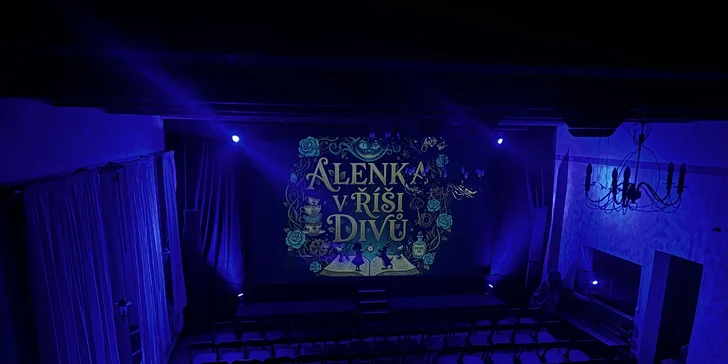 Vstupenka na divadelní představení Alenka v říši divů v černém divadle