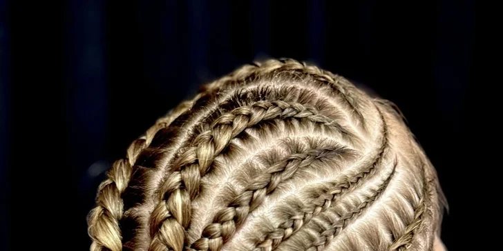 Boxerské copy i s kanekalonem, účes Rumi nebo prodloužení vlasů