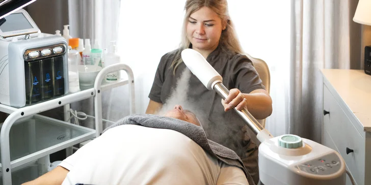 Kosmetické ošetření pleti se přizpůsobuje vždy potřebám klienta a hlavně typu a stavu jeho pleti. 