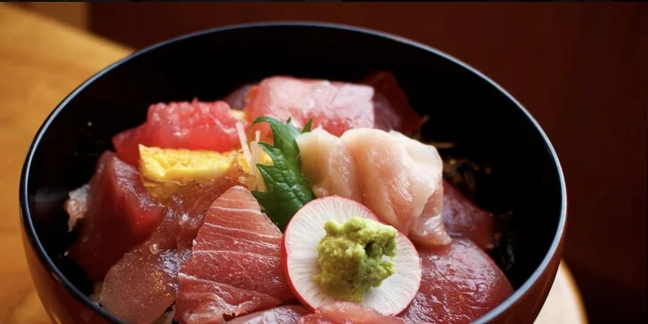 Speciální kurz přípravy sushi a poke bowls pro 1 nebo 2 osoby