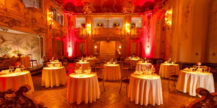 Tříchodové menu, nápoje a koncert Mozartovy hudby v krásném sále Boccaccio