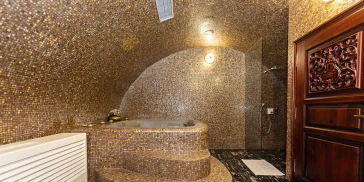 Luxus s nádechem historie: hotel v centru Českého Krumlova se snídaní i wellness