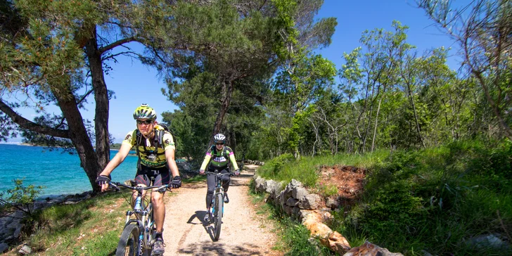 Dovolená na chorvatském Krku: 3* hotel u pláže, snídaně i polopenze plus, animace