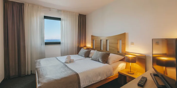 Dovolená na chorvatském Krku: 3* hotel u pláže, snídaně i polopenze plus, animace