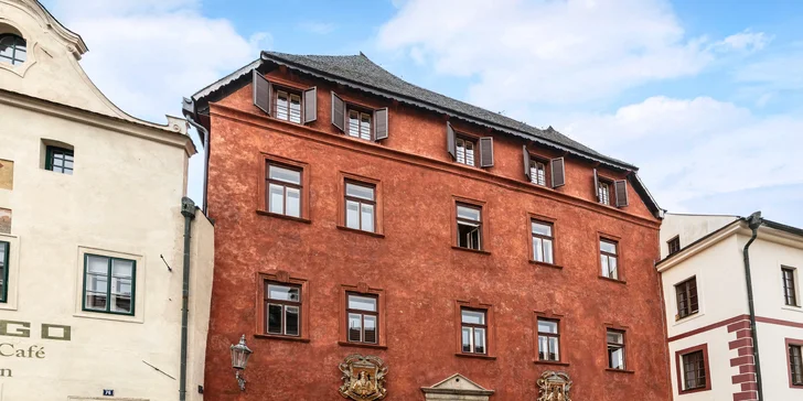 Luxus s nádechem historie: hotel v centru Českého Krumlova se snídaní i wellness