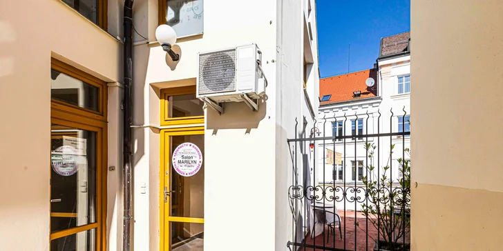 Zajistěte si výrazný pohled bez líčidel: prodloužení řas metodou Natural Volume i Mega Volume