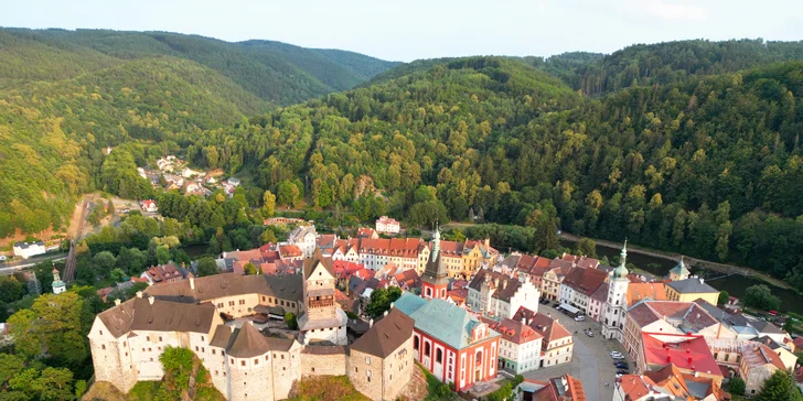 Dovolená s výhledem na Loket: rodinný penzion se snídaní a vstupem do wellness