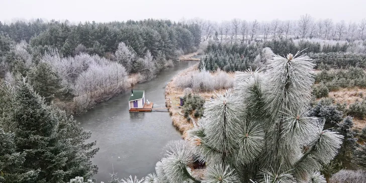 Netradiční ubytování v jižních Čechách: domečky na vodní hladině, odpočinek i rybolov