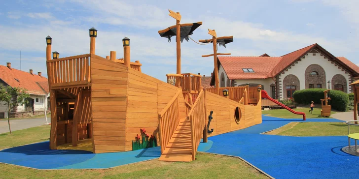 Pobyt v resortu Masarykov dvor na Podpoľaní: strava i wellness a slevy na atrakce