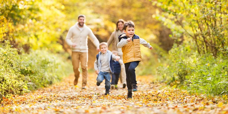 Zábava pro celou rodinu: tři venkovní zážitkové hry, e-book plný tipů i kniha dle výběru