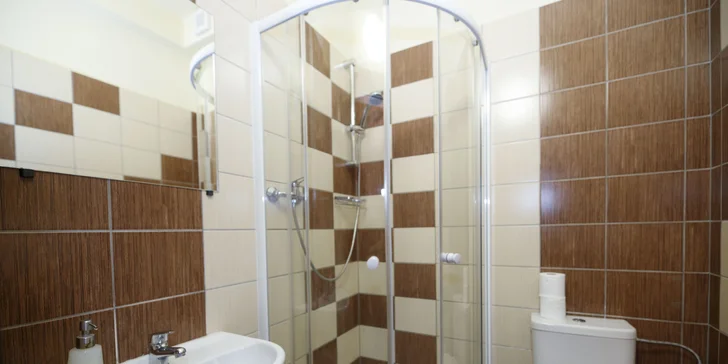 Za romantikou a relaxem: pobyt v resortu Vigvam s polopenzí, wellness i vinnou degustací