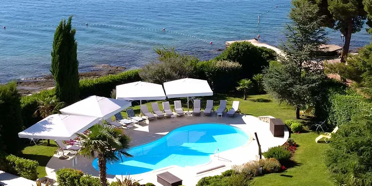 Vodice: dovolenkový pobyt ve 4* hotelu u pláže se stravou a venkovním bazénem