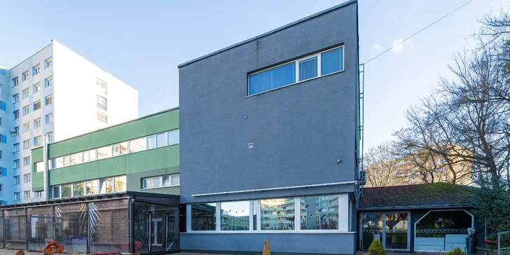 Poznejte Košice: pokoje v moderním stylu, restaurace s terasou, minigolf i dětské hřiště