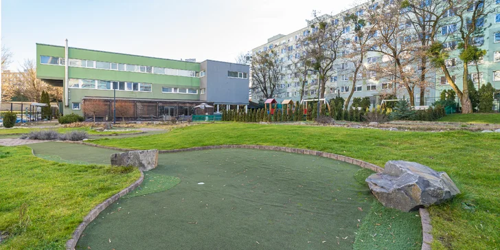 Poznejte Košice: pokoje v moderním stylu, restaurace s terasou, minigolf i dětské hřiště