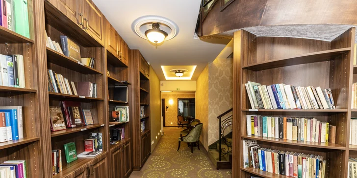 Pobyt ve 4* hotelu ve Varech: skvělé jídlo, masáž, wellness i vlastní kinosál