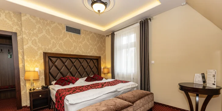 Pobyt ve 4* hotelu ve Varech: skvělé jídlo, masáž, wellness i vlastní kinosál