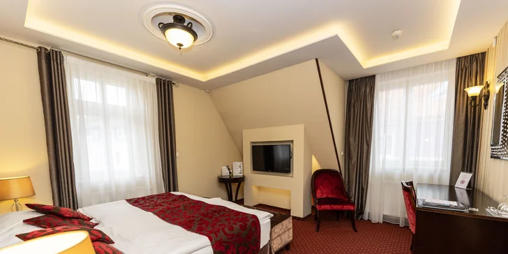 Pobyt ve 4* hotelu ve Varech: skvělé jídlo, masáž, wellness i vlastní kinosál