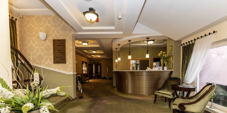 Pobyt ve 4* hotelu ve Varech: skvělé jídlo, masáž, wellness i vlastní kinosál