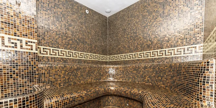 Pobyt ve 4* hotelu ve Varech: skvělé jídlo, masáž, wellness i vlastní kinosál