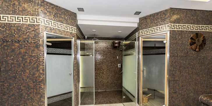 Pobyt ve 4* hotelu ve Varech: skvělé jídlo, masáž, wellness i vlastní kinosál