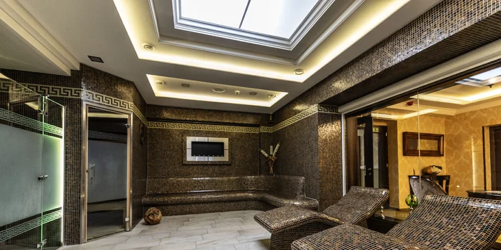 Pobyt ve 4* hotelu ve Varech: skvělé jídlo, masáž, wellness i vlastní kinosál
