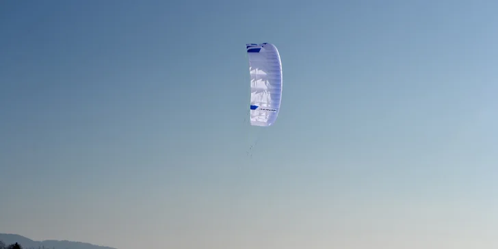 Zimní adrenalin: 1–⁠⁠⁠⁠⁠⁠2denní kurz snowkitingu se zkušenými instruktory