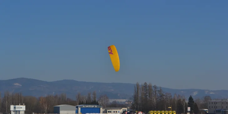 Zimní adrenalin: 1–⁠⁠⁠⁠⁠⁠2denní kurz snowkitingu se zkušenými instruktory