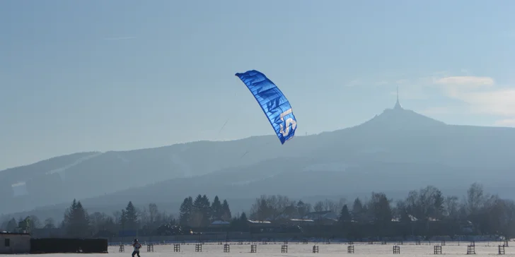 Zimní adrenalin: 1–⁠⁠⁠⁠⁠⁠2denní kurz snowkitingu se zkušenými instruktory