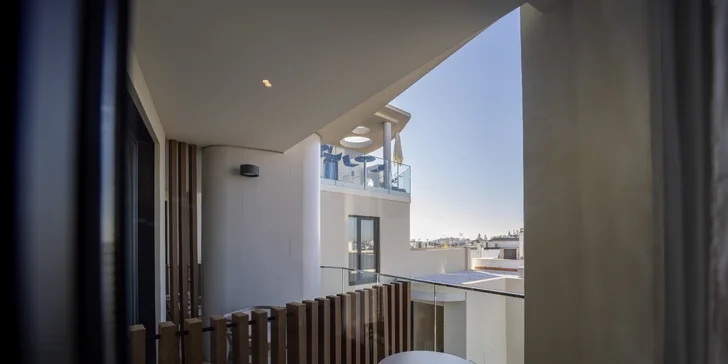 Moderní 4* hotel v centru španělské Sevilly se snídaní a bazénem