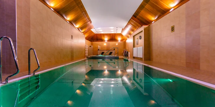 Královský pobyt na zámku s prohlídkou: jedinečný wellness, polopenze a 2 noblesní restaurace s luxusním barem