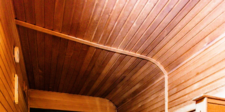 Královský pobyt na zámku s prohlídkou: jedinečný wellness, polopenze a 2 noblesní restaurace s luxusním barem