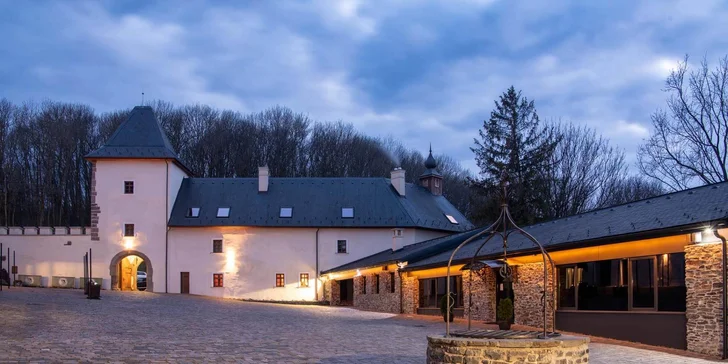 Královský pobyt na zámku s prohlídkou: jedinečný wellness, polopenze a 2 noblesní restaurace s luxusním barem