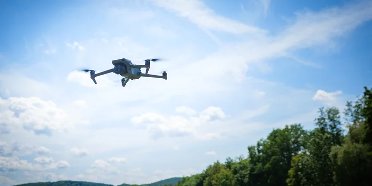 Kurz pro létání s dronem: příprava na oficiální pilotní průkaz
