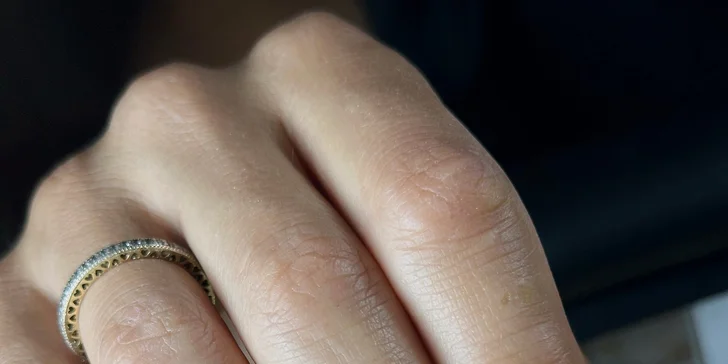 Manikúra v salonu v Libni: klasická, pánská, japonská i s gel lakem