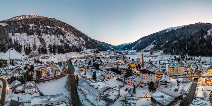 Ski Opening Mölltal v Korutanech: ubytování s polopenzí, skipas a program včetně krampusáků a testování lyží