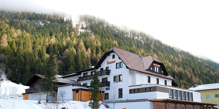 Ski Opening Mölltal v Korutanech: ubytování s polopenzí, skipas a program včetně krampusáků a testování lyží