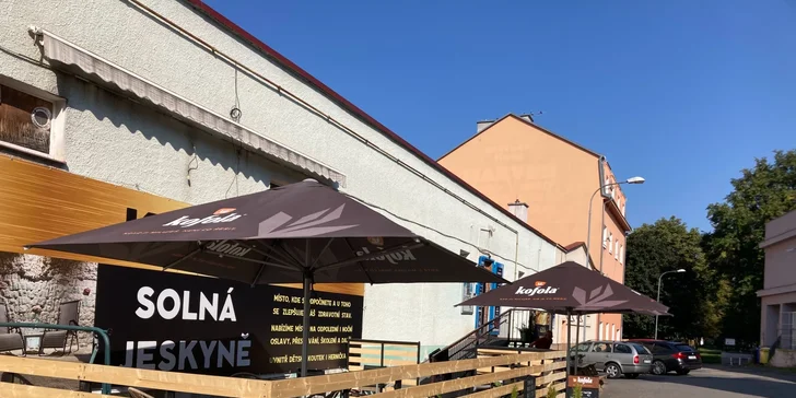 Dezert dle výběru a limonáda nebo káva v kavárně se solnou jeskyní