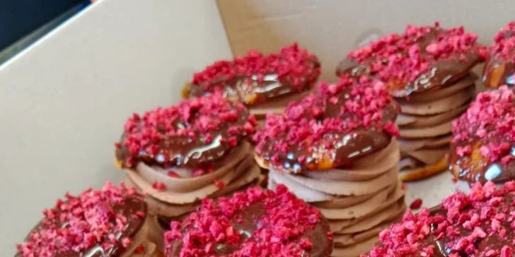 Dezert dle výběru a limonáda nebo káva v kavárně se solnou jeskyní