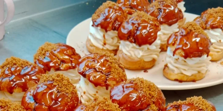 Dezert dle výběru a limonáda nebo káva v kavárně se solnou jeskyní