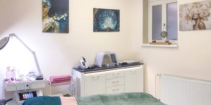 Kosmetické ošetření v salonu na Vinohradech: lifting, kolagen i PDRN DNA terapie