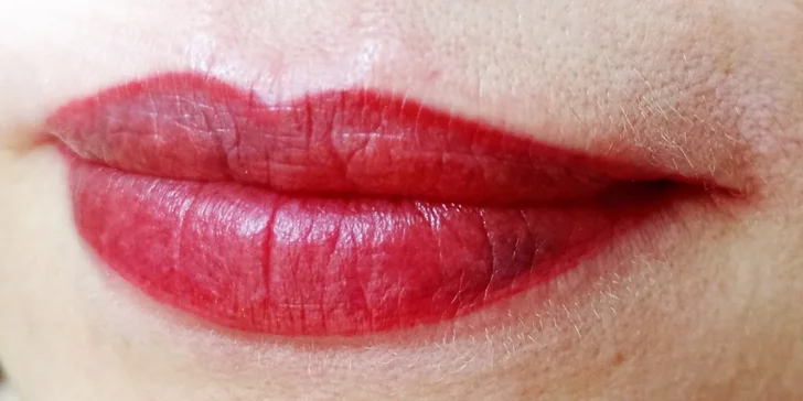 Permanentní make up: řasy, rty, linky i vláskování nebo pudrové stínování