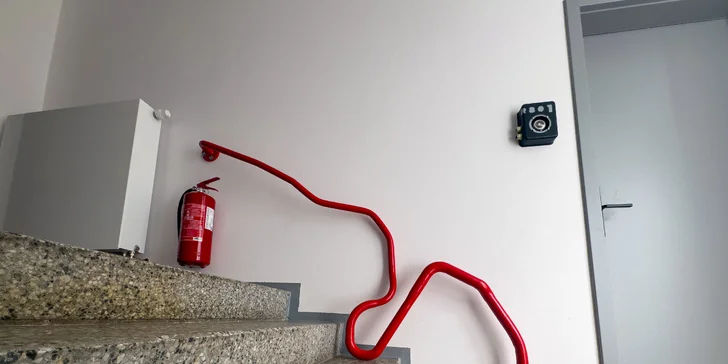 Pobyt v Klatovech v ikonické budově telekomunikace: možnost VIP prohlídky, blízko centra