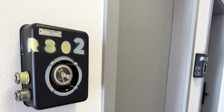 Pobyt v Klatovech v ikonické budově telekomunikace: možnost VIP prohlídky, blízko centra