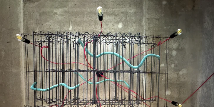 Pobyt v Klatovech v ikonické budově telekomunikace: možnost VIP prohlídky, blízko centra