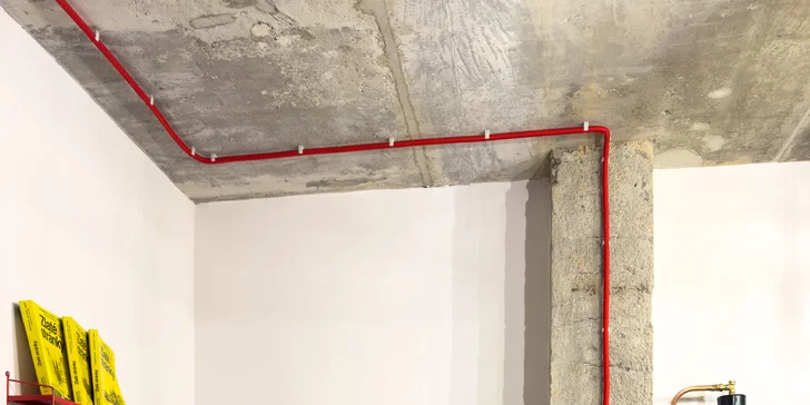 Pobyt v Klatovech v ikonické budově telekomunikace: možnost VIP prohlídky, blízko centra