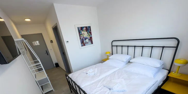 Pobyt v Klatovech v ikonické budově telekomunikace: možnost VIP prohlídky, blízko centra