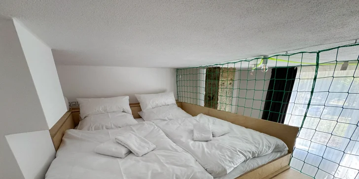 Pobyt v Klatovech v ikonické budově telekomunikace: možnost VIP prohlídky, blízko centra